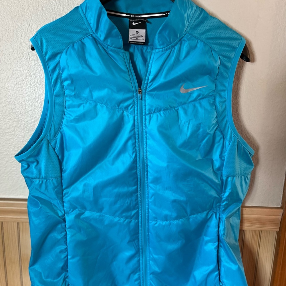 Lightweight Nike running vest size XL